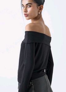 Chic Off-Shoulder Black Top