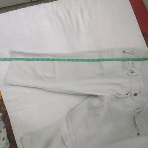 White Capri Jeans