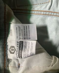 Levi’s Light Wash Denim Jeans