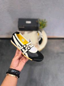 Onitsuka Girls
