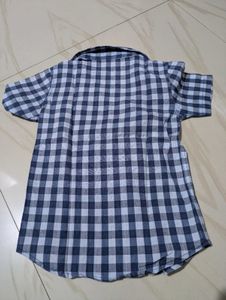 SOOT Blue &amp; White Checked Casual Shirt