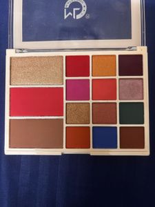 15-in-1 Baked Highlighter &amp; Eyeshadow Palette