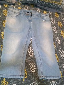 Light Wash Denim Capris