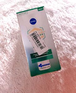 NIVEA Luminous Even Glow Oil Control Face Serum wi