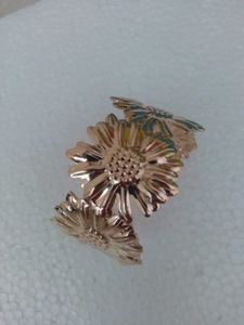 Chic Flower Design Bangles