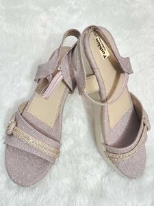 🎀 Sparkling Glitter Sandals 💫