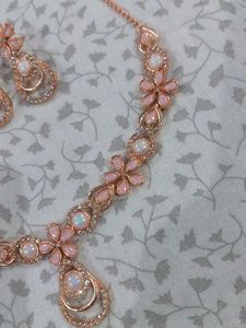 Elegant Rose Gold Floral Necklace &amp; Earrings Set