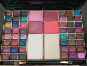 48 Eyeshadows + 4 Blushers + 2 Powder
