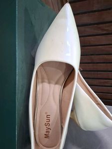 Chic Cream Pointed Toe Heels
