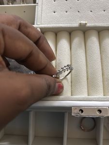 Sparkling Leaf Design Ring