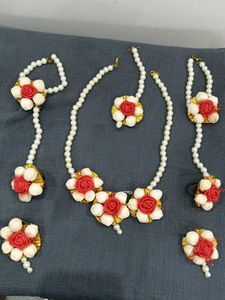 Pearl And Paper Jewelry Set For Haldi Ceremony