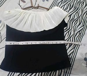 Chic Off-Shoulder Top one tym use only