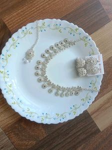 Stunning Silver-Toned Jewellery Set