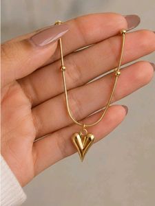 Chic Gold Heart Pendant Necklace