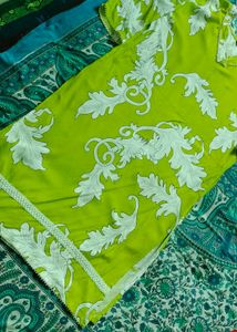 Vibrant Green Kurta set with Leaf Print