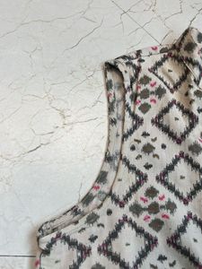 Elegant Printed Sleeveless Kurti