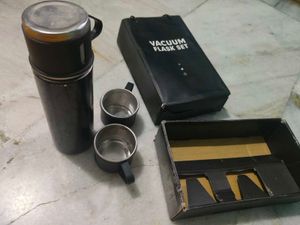 #used#Vacuum Flask Set with glasses