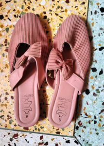 Ladies pink bow sandal