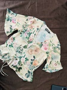 Sassafras Green Top