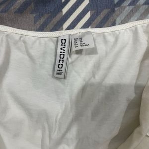 H&amp;M Casual Fitted Tee