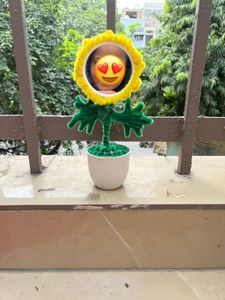 Cute Yellow Flower Pot Decor with one side mirror