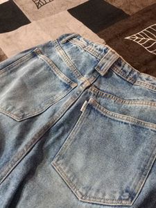 Stylish Light Wash Cargo Jeans