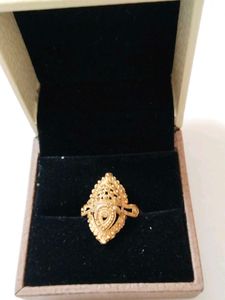 Elegant Gold Tone Ring
