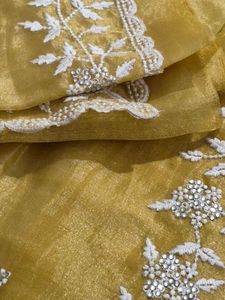 Elegant Yellow Saree with Blouse 💛✨️