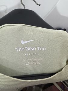 nike tshirt