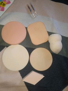 Combo Of BLUE EYE LINER AND MAKEUP SPONGE