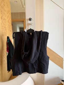 Black Sleeveless Forever 21 Hoodie