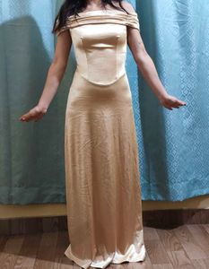 Elegant Off-Shoulder Maxi Dress