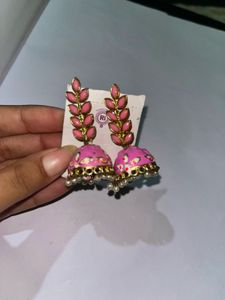 combo of 10 earrings, 2 foot rings and a pin