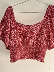 Chic Floral Print Cropped Top