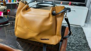 Bagsy Malone Women's Handbag (Mustard)
