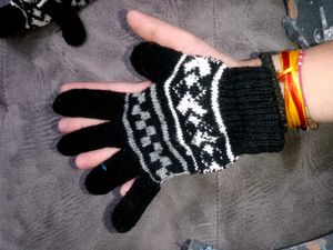 Cozy Fair Isle Knit Gloves