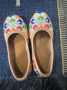 Embroidered Jutti Flats