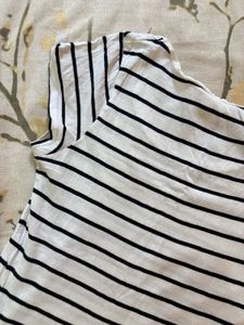 H&amp;M Classic Striped Short Sleeve Tee
