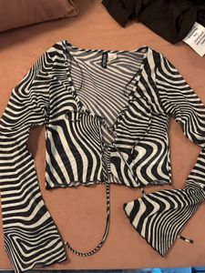 Sheer zebra print shrug hnm 🎱🖇️