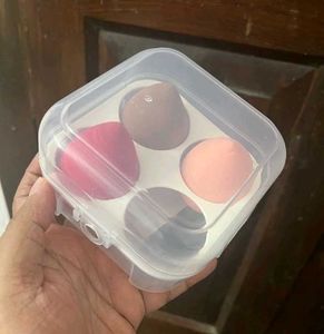 Set of 4 Makeup Sponges with Case [NEW]