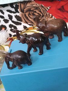 Wooden Elephant Figurines (Set of 3)