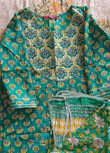 Green &amp; Yellow Printed Kurta Set