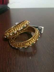 Gold-toned Bangle Set
