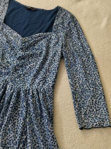 Charming Blue Floral Print Square Neck Dress