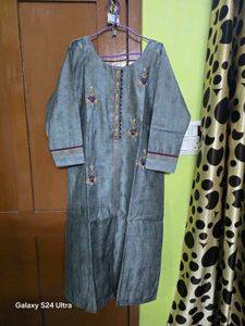Elegant Grey Embroidered Kurta