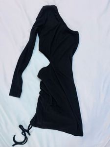 Chic Black One-Shoulder cutout Mini Dress