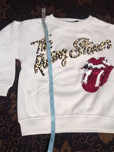 Stylish White Graphic Sweatshirt