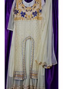 Cream Kurta Set with Blue Embroidery