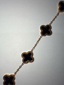 Elegant Clover Bracelet