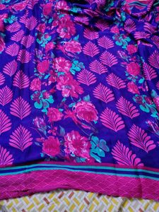 Floral Print Saree with Blouse Piece